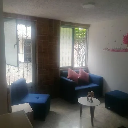 Bienvenido A Tu Segundo Hogar A Dos Cuadras Del Centro Recreacional Lagos Club Comfatolima Ibagué Exterior photo