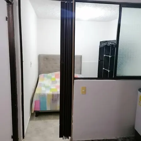 Bienvenido A Tu Segundo Hogar A Dos Cuadras Del Centro Recreacional Lagos Club Comfatolima Ibagué Exterior photo
