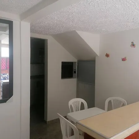 Bienvenido A Tu Segundo Hogar A Dos Cuadras Del Centro Recreacional Lagos Club Comfatolima Ibagué Exterior photo