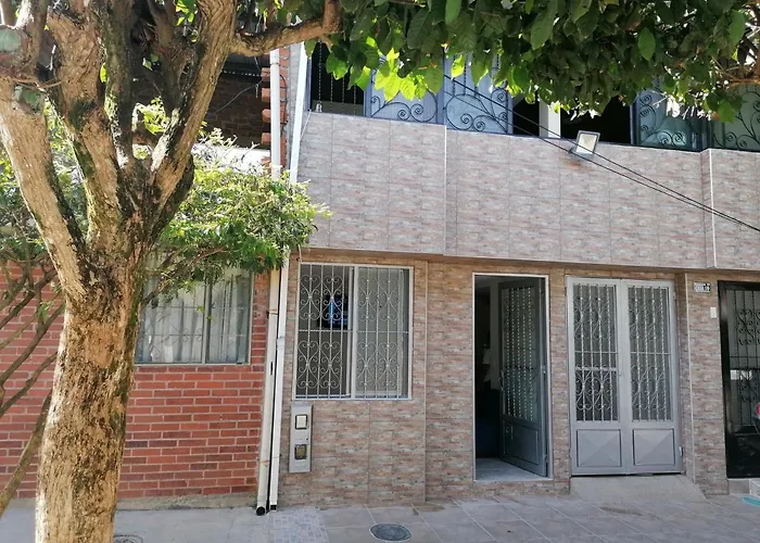 Bienvenido A Tu Segundo Hogar A Dos Cuadras Del Centro Recreacional Lagos Club Comfatolima