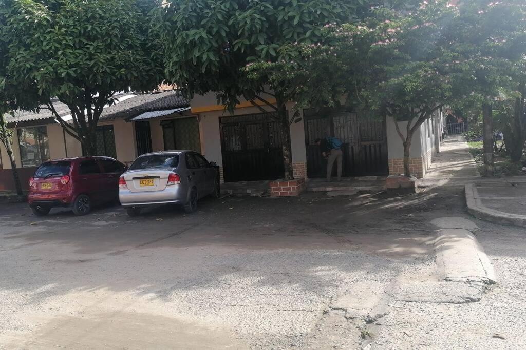 Bienvenido A Tu Segundo Hogar A Dos Cuadras Del Centro Recreacional Lagos Club Comfatolima Ibague