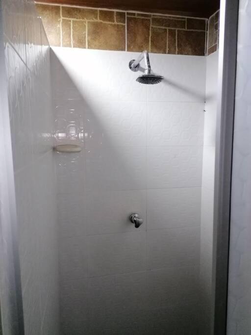 Bienvenido A Tu Segundo Hogar A Dos Cuadras Del Centro Recreacional Lagos Club Comfatolima Ibague