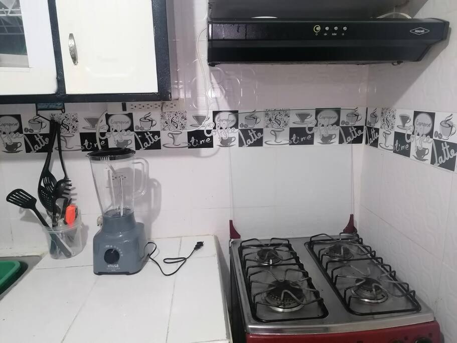 Bienvenido A Tu Segundo Hogar A Dos Cuadras Del Centro Recreacional Lagos Club Comfatolima *